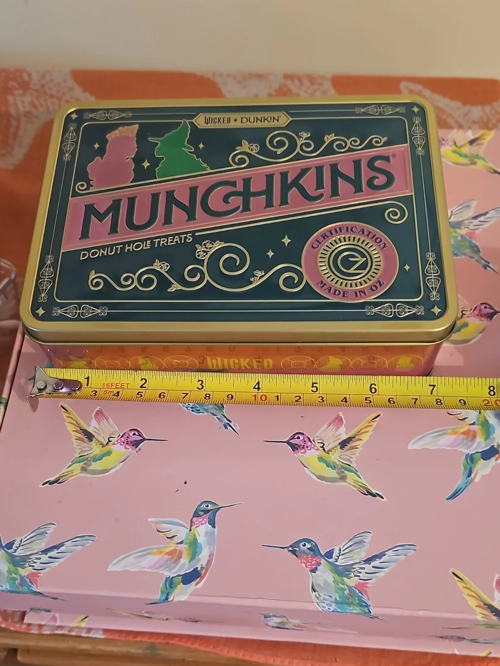 WICKED DUNKIN DONUTS MUNCHKINS TIN